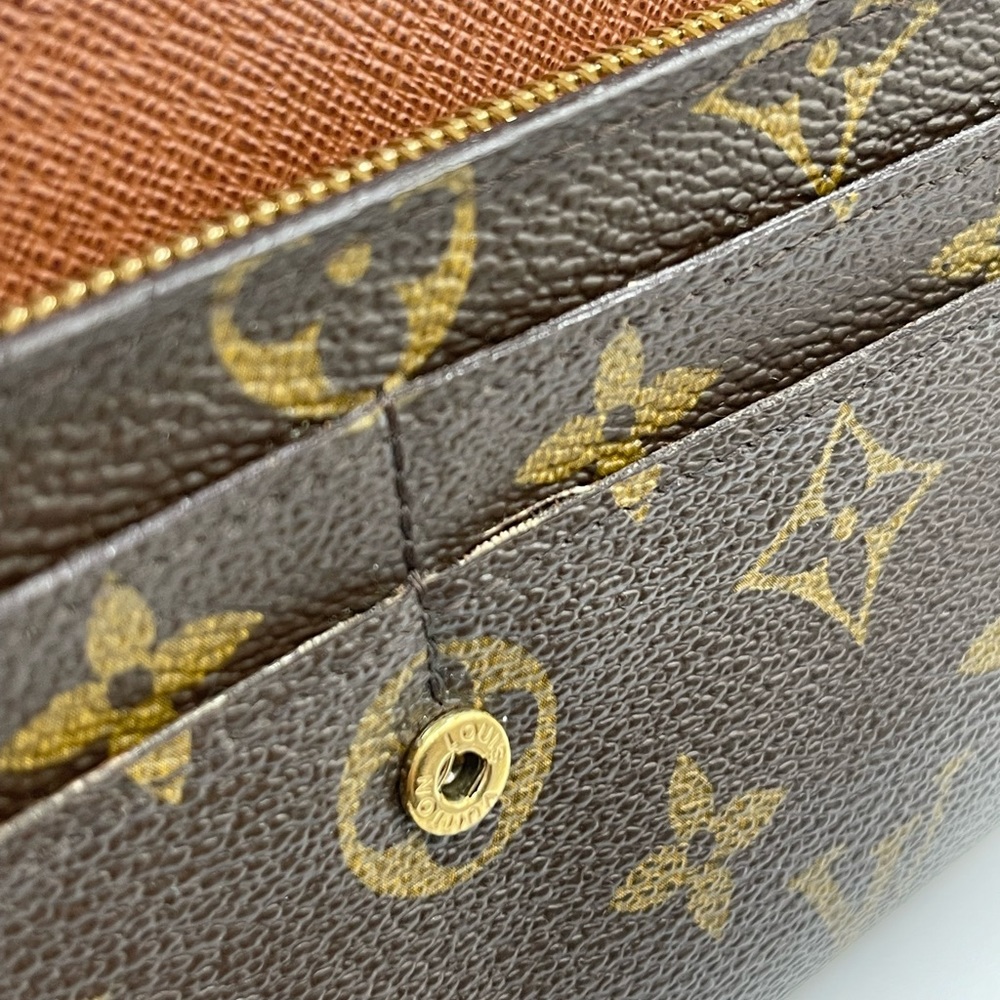 Louis Vuitton Monogram Sarah Wallet - Picture 9 of 17
